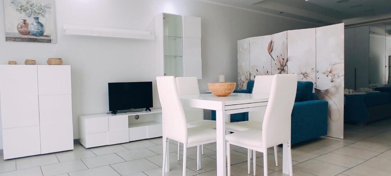 Nino'S Apartments Giardini Naxos Ngoại thất bức ảnh