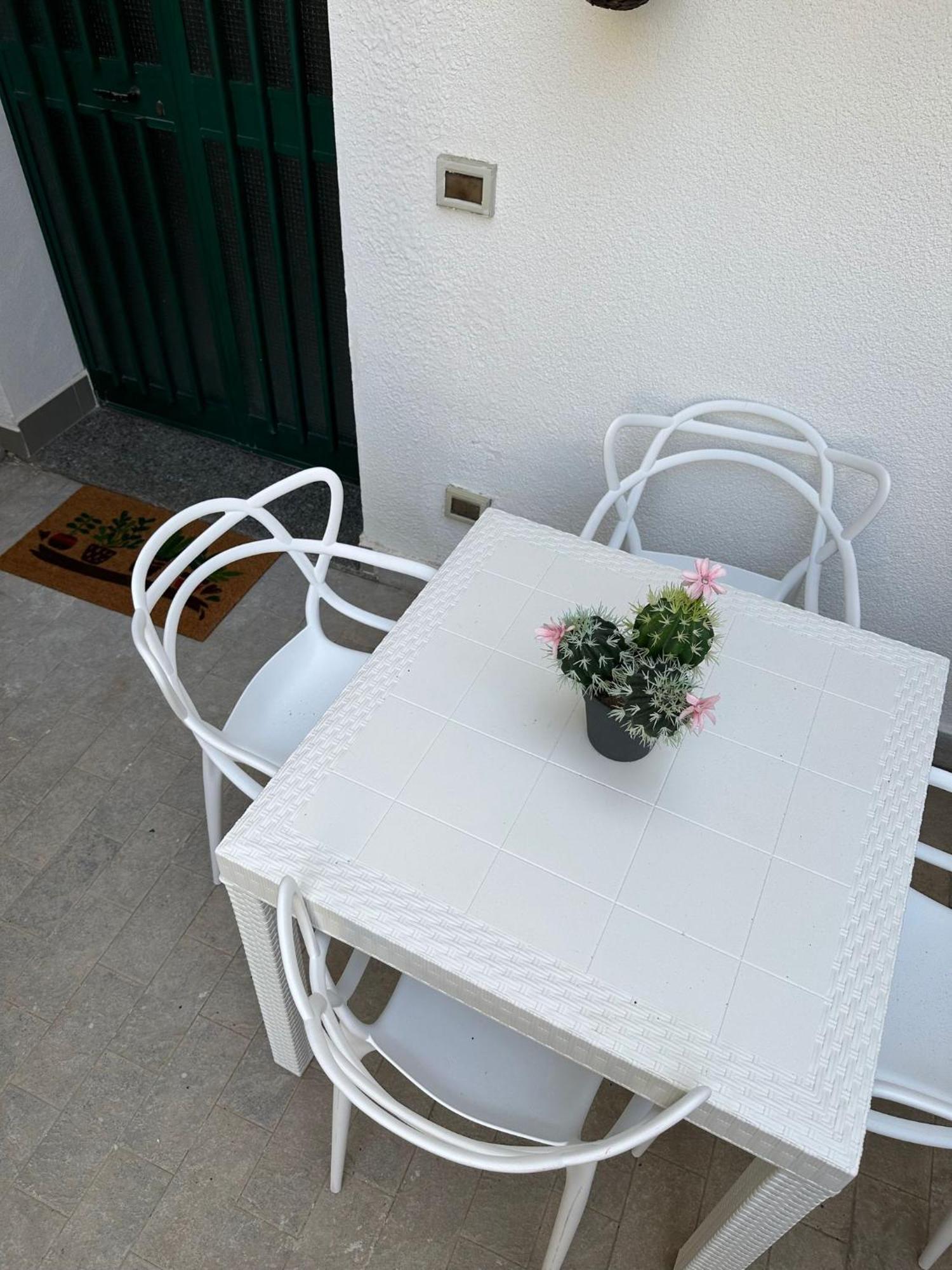Nino'S Apartments Giardini Naxos Ngoại thất bức ảnh