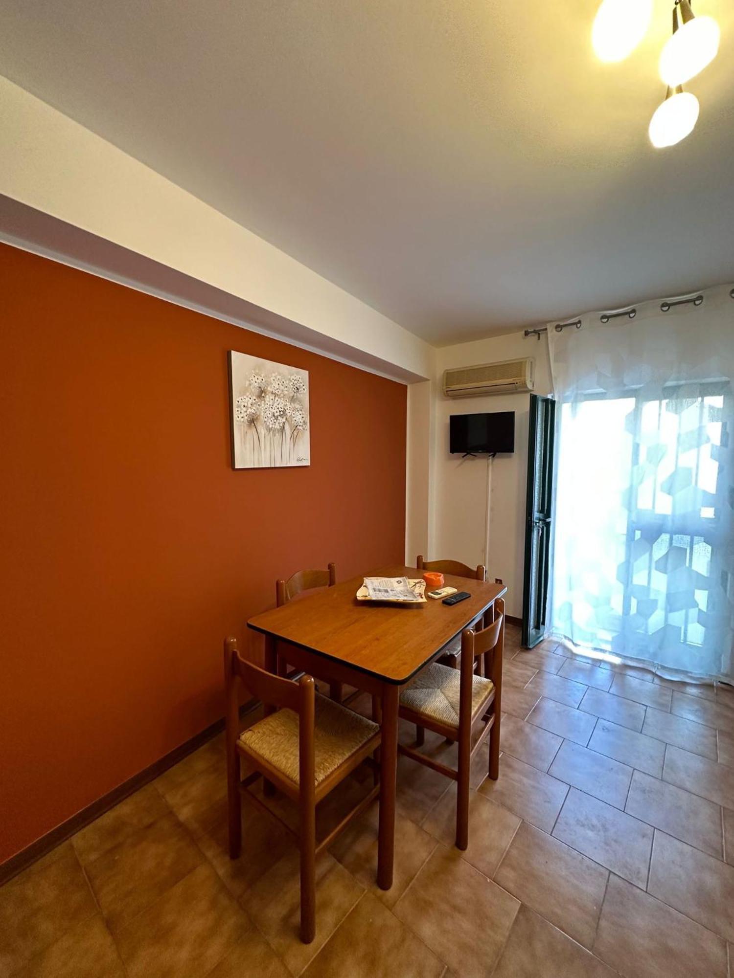 Nino'S Apartments Giardini Naxos Ngoại thất bức ảnh