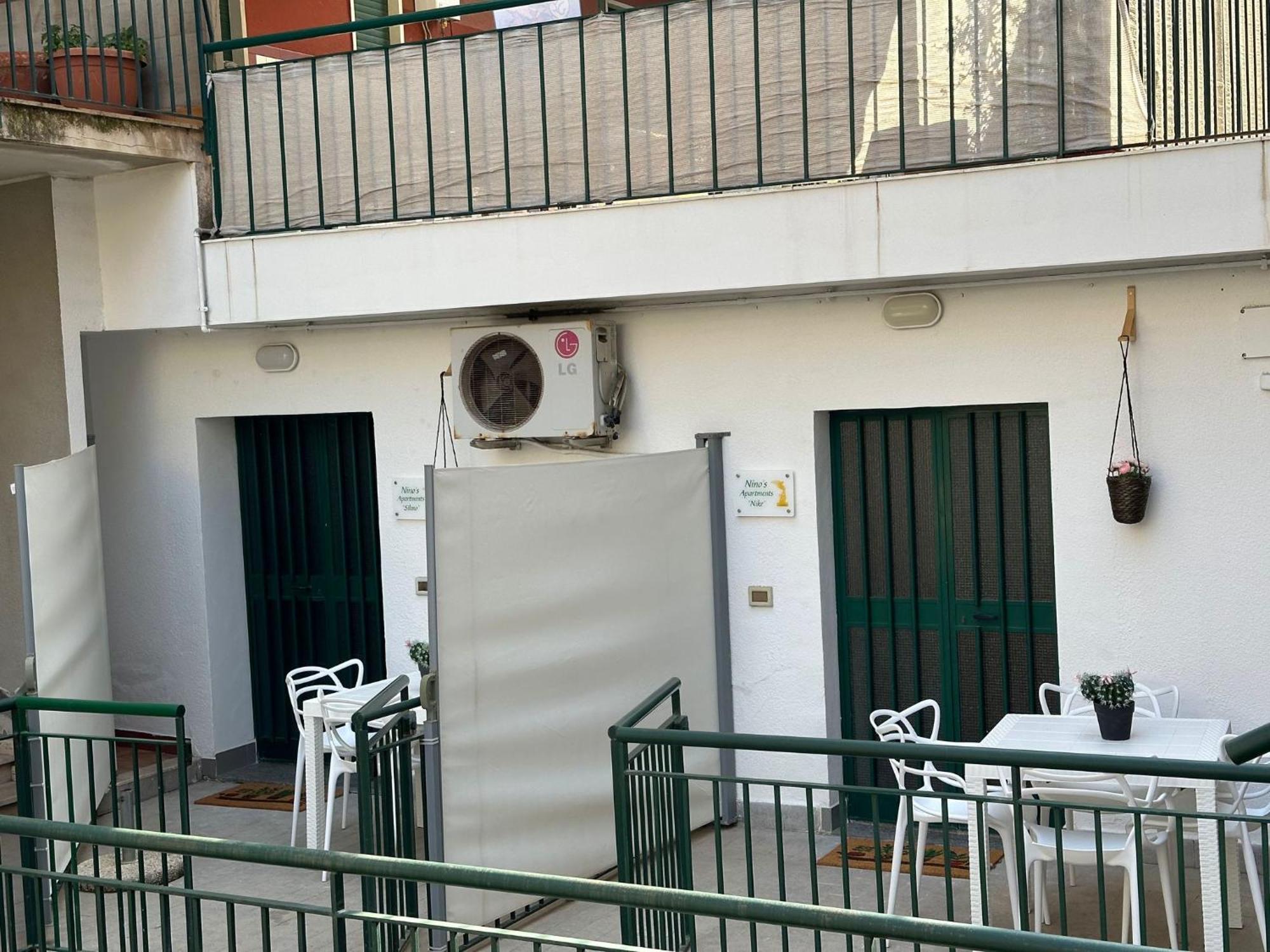 Nino'S Apartments Giardini Naxos Ngoại thất bức ảnh