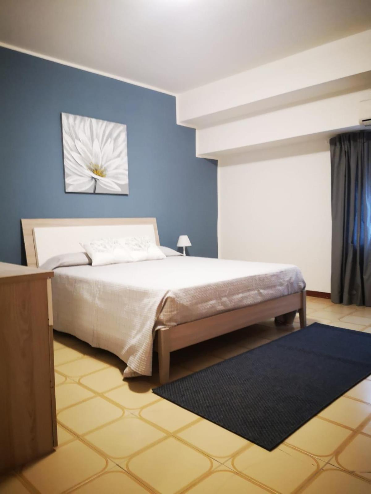 Nino'S Apartments Giardini Naxos Ngoại thất bức ảnh