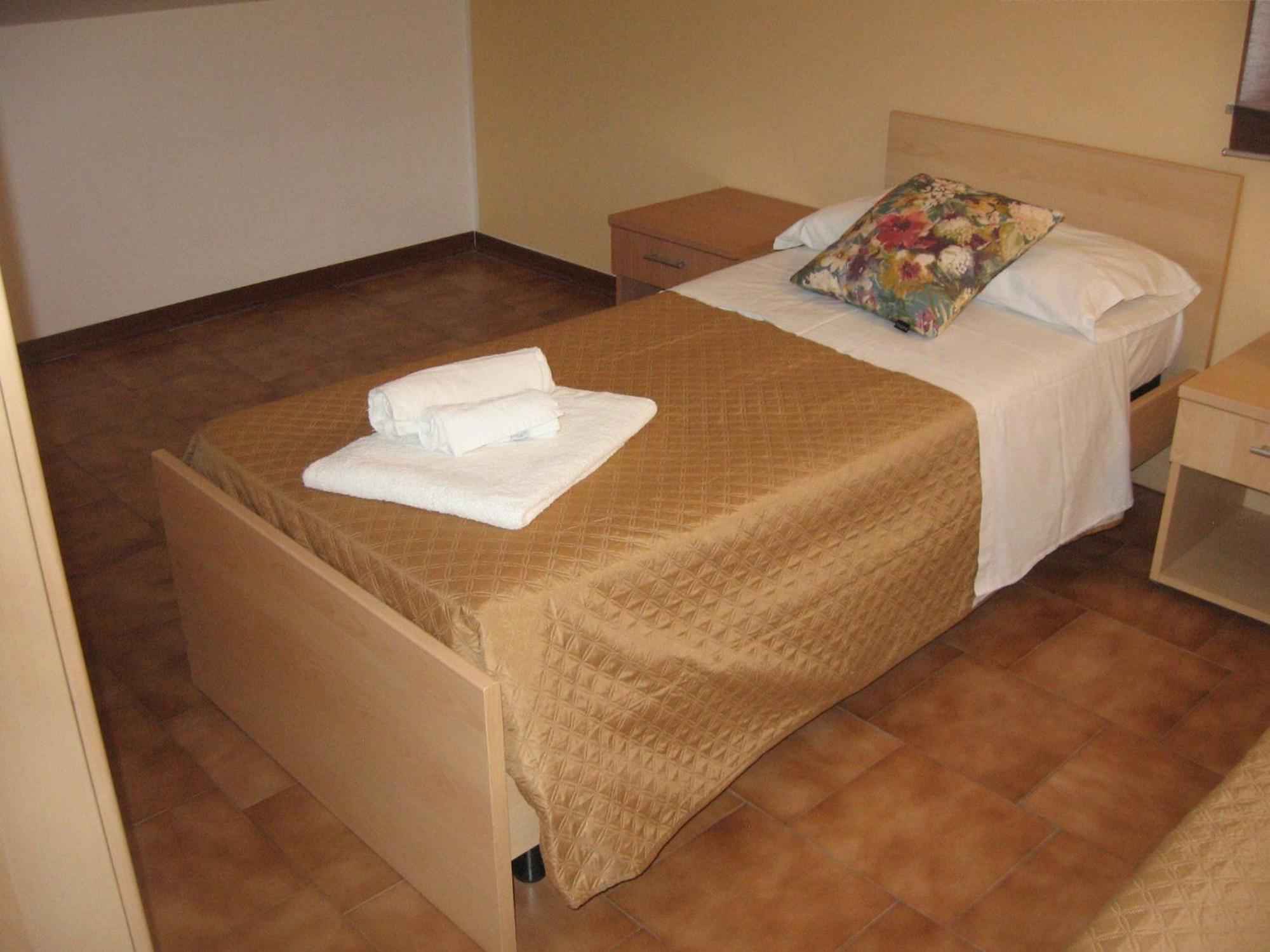 Nino'S Apartments Giardini Naxos Ngoại thất bức ảnh