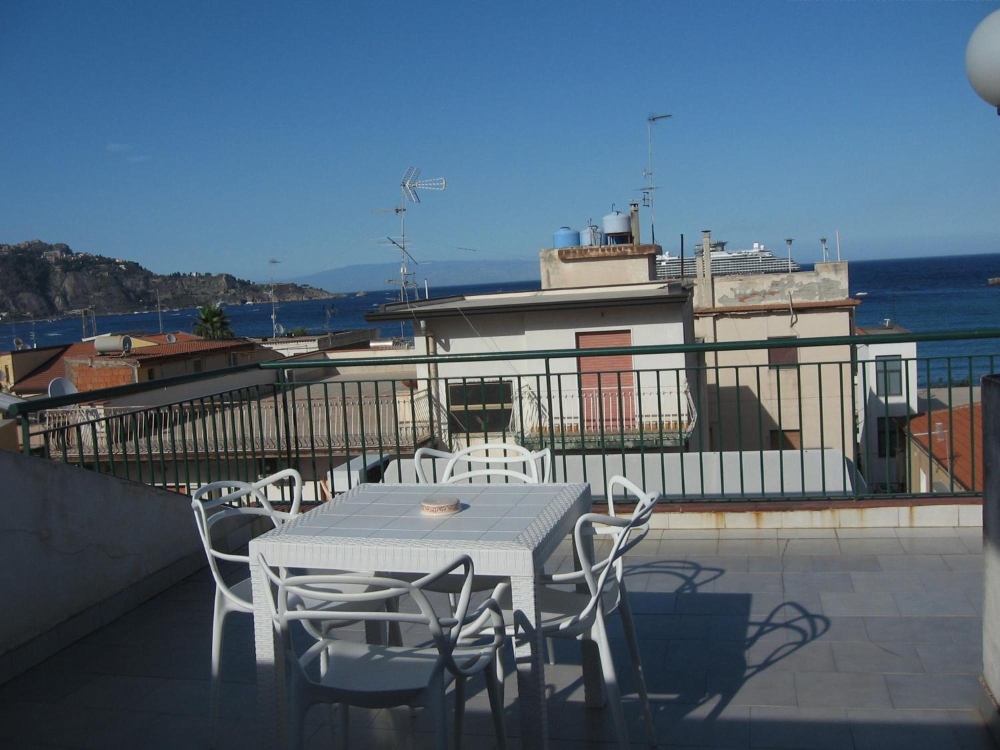 Nino'S Apartments Giardini Naxos Ngoại thất bức ảnh