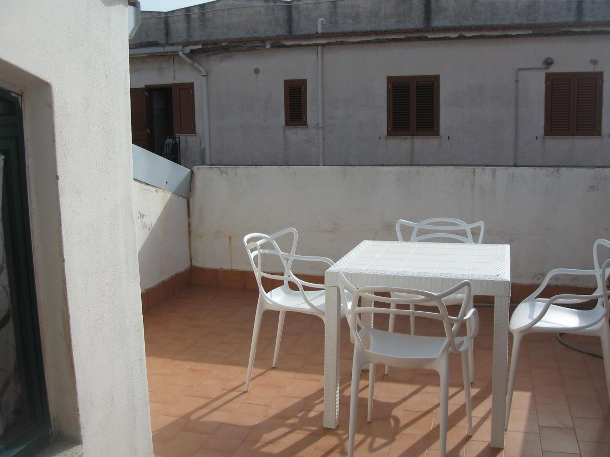 Nino'S Apartments Giardini Naxos Ngoại thất bức ảnh