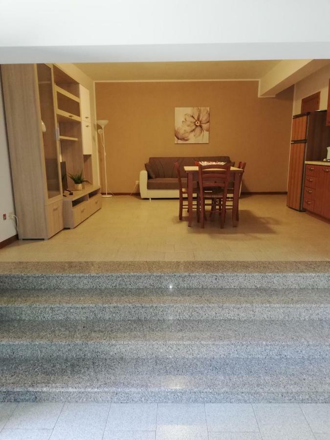 Nino'S Apartments Giardini Naxos Ngoại thất bức ảnh